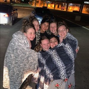 Meet your Posher, Esmeralda